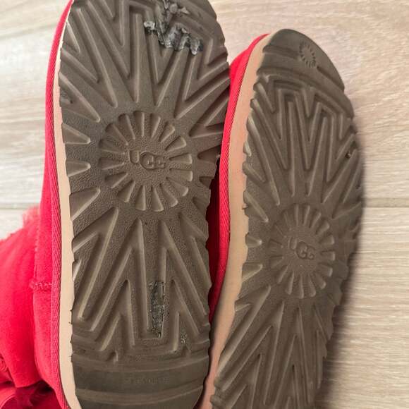 UGG Women’s Bailey Bow II Boots in Samba Red - Picture 4 of 4